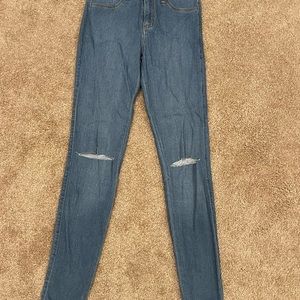 Fashion Nova ripped knee jeans 5